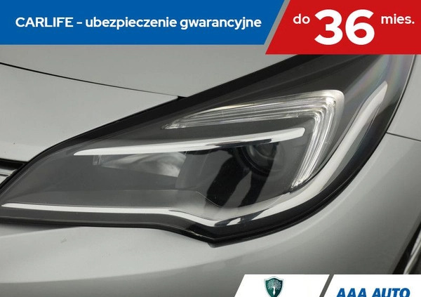 Opel Astra cena 48000 przebieg: 106762, rok produkcji 2018 z Bełchatów małe 211